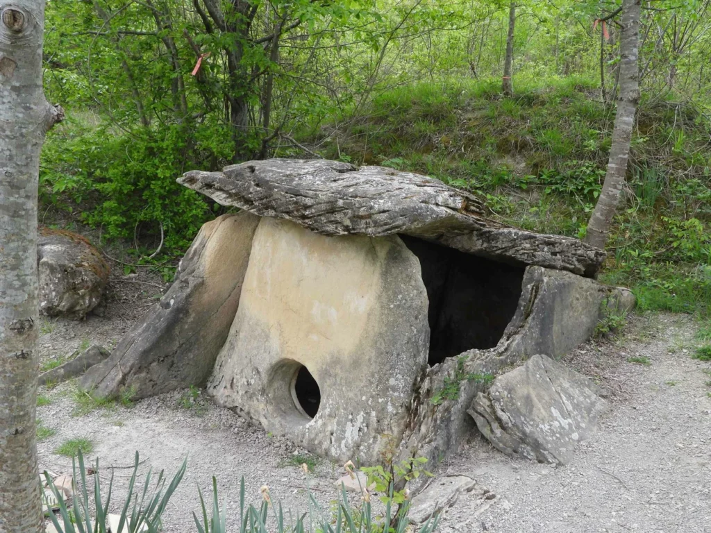 Дольмен Бжид