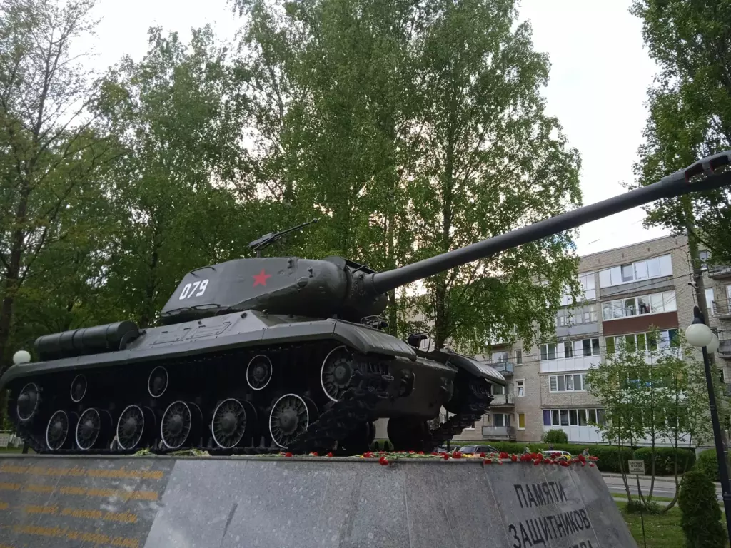 Тяжёлый танк ИС-2