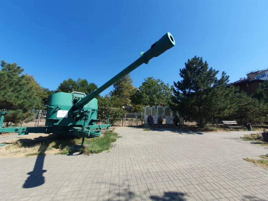 Памятник Батарея БС-464
