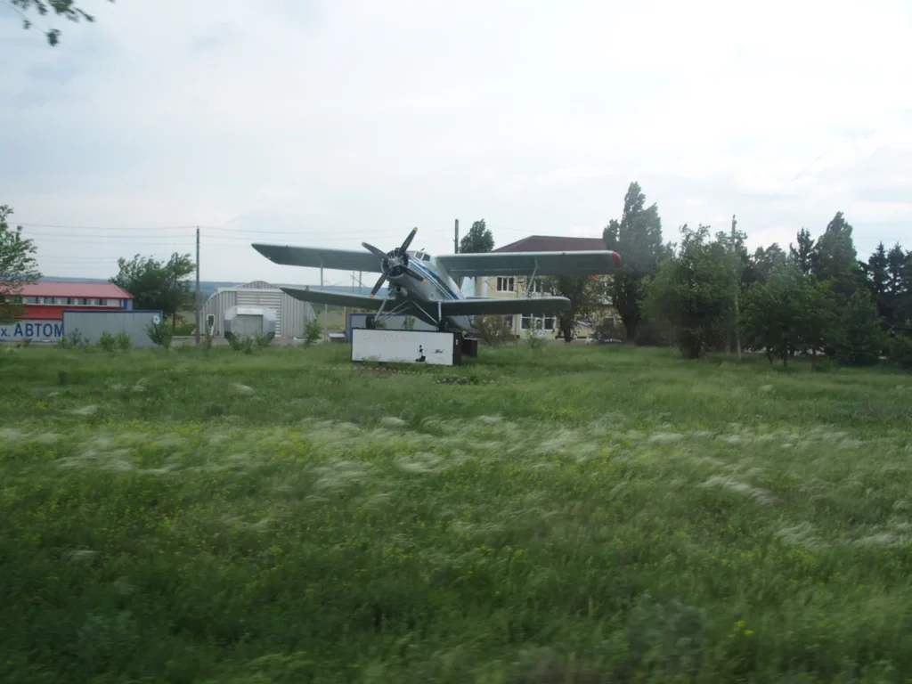 Памятник-самолёт Ан-2