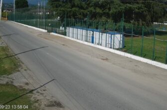 Шоссе перед мостом через реку Гумиста