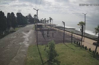 Центральный пляж Очамчиры