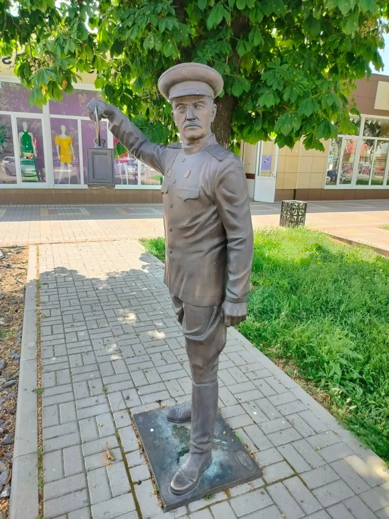 Памятник Железнодорожник